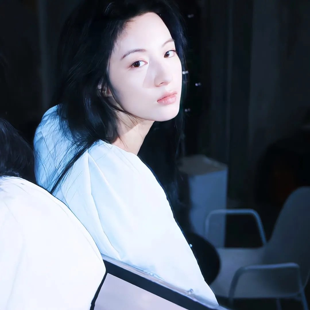 行走的鸡毛掸子